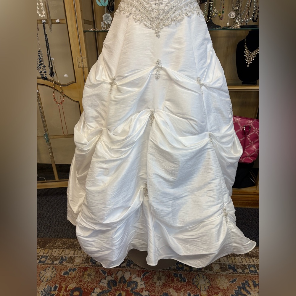 Imperial Elegant Strapless beaded Wedding Dress GORGEOUS!size 12-see pics EUC - Picture 4 of 17